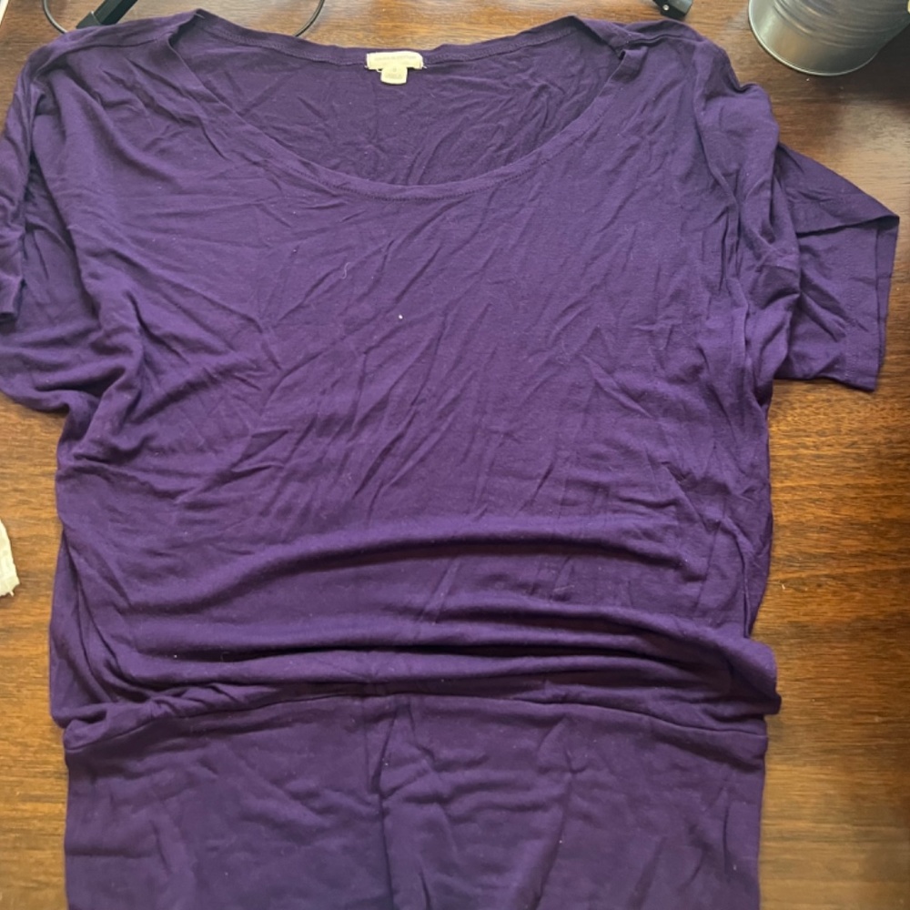 Tops - Picture 2 of 10